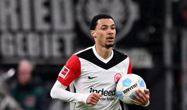 Thay Jota, Ekitike sẽ là bản hợp đồng lý tưởng cho Liverpool