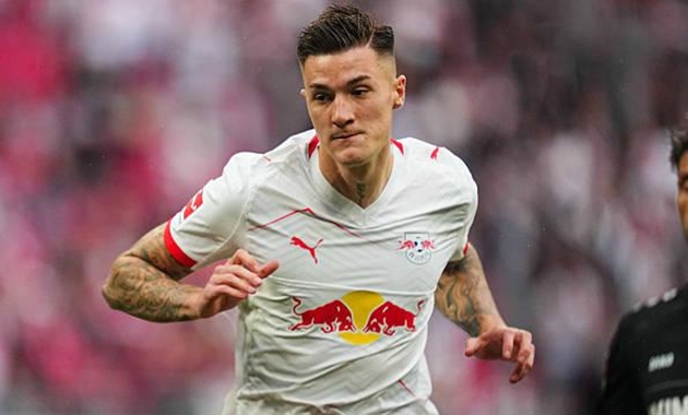 Benjamin Sesko cũng nằm trong tầm ngắm của Arsenal.