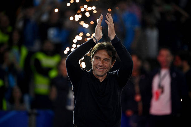 NÓNG! Conte tiếp tục dẫn dắt Napoli