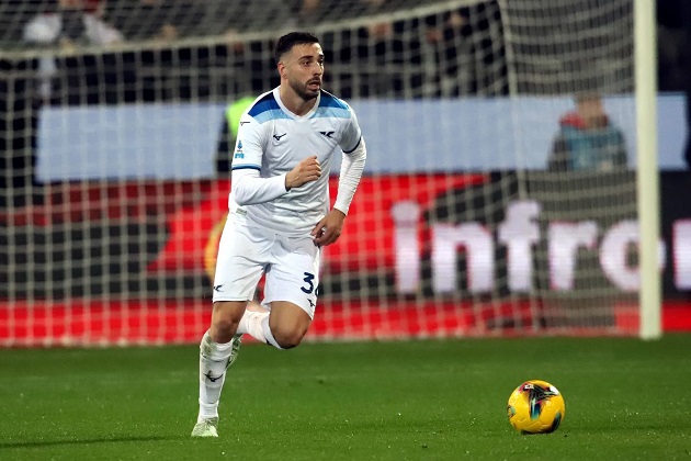 Tottenham, Inter tranh hậu vệ người Tây Ban Nha.