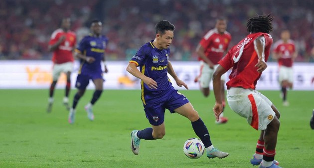 Hai Long gây ấn tượng trước MU.