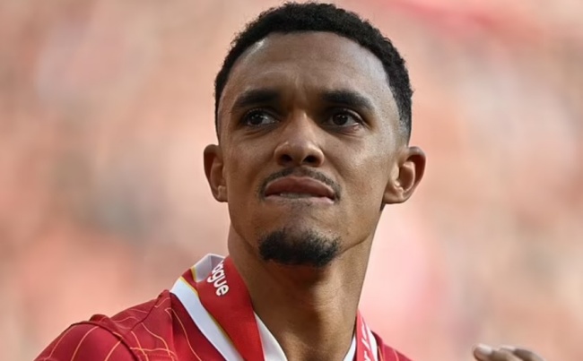 Hậu vệ người Anh là biểu tượng ở Liverpool.