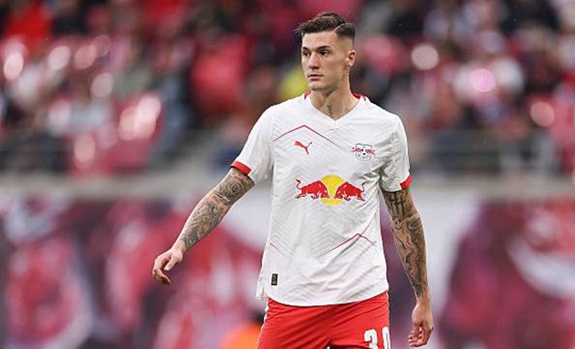 Chuyển nhượng sáng 31/5: Arsenal tiếp cận Sesko; Man United có thể bán Mainoo