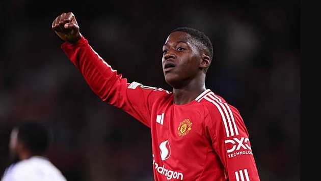 Manchester United cân nhắc bán Kobbie Mainoo.