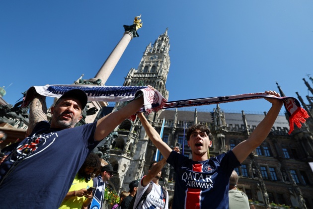 PSG kỳ vọng sẽ làm nên lịch sử với lần đầu tiên vô địch Champions League dưới thời HLV Luis Enrique.

Bầu không khí náo nhiệt đã lan tỏa khắp thành phố Munich trước giờ bóng lăn. 2h00 rạng sáng 1/6, PSG và Inter sẽ bước vào trận chung kết định đoạt thành bại của cả mùa giải.