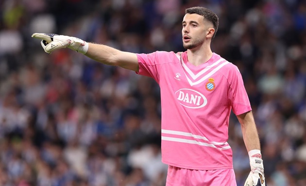 Barca nhắm Garcia vào hè này