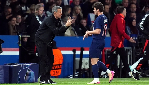 Quản lý cảm xúc đến quản trị nhân sự, Enrique biến PSG thành một tập thể chiến đấu đầy giá trị.