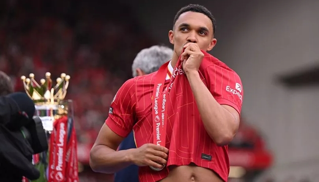 Agbonlahor chỉ trích Liverpool, để Real bắt nạt vụ Alexander-Arnold