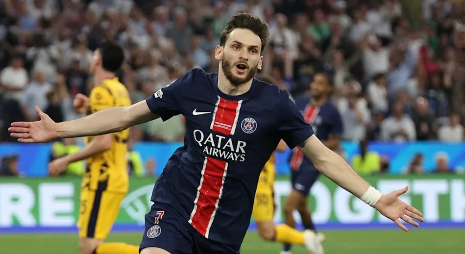 Khvicha Kvaratskhelia: "Gia nhập PSG là lựa chọn đúng đắn"