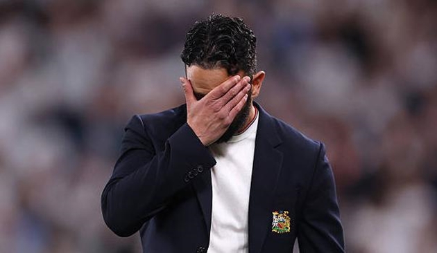 Ruben Amorim đang đối mặt với vấn đề mới tại Man United