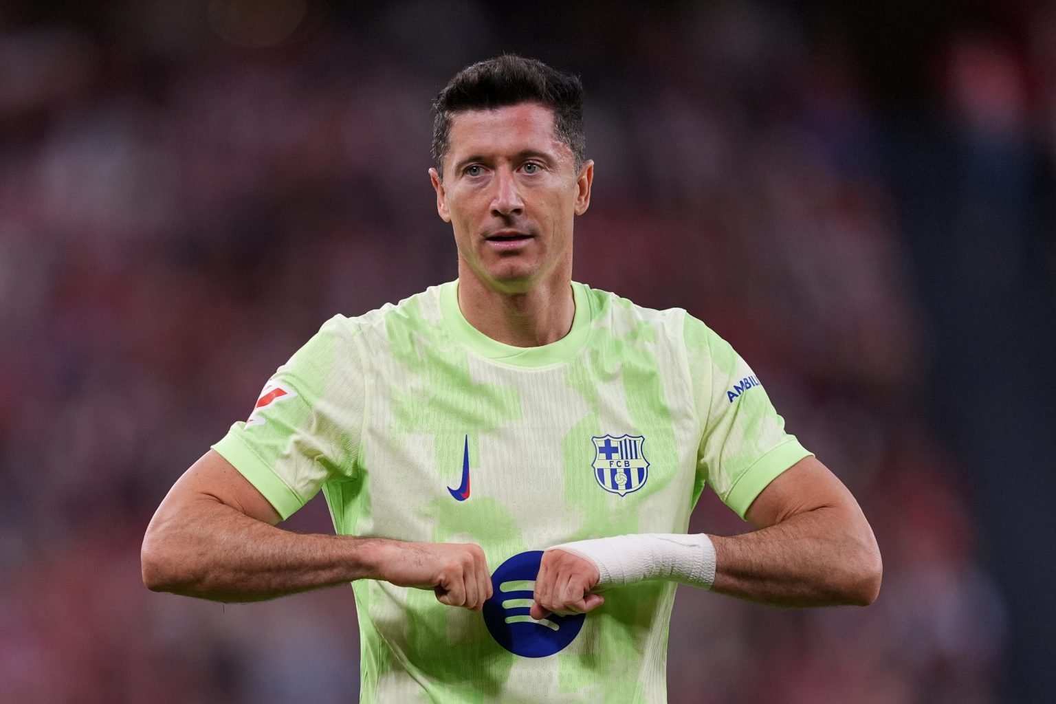 Quyết định của Barcelona giữa Lewandowski và theo đuổi Gyokeres