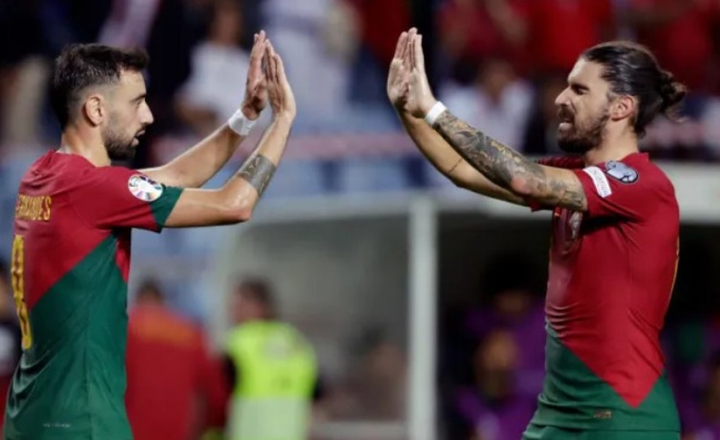 Ruben Neves và Fernandes.