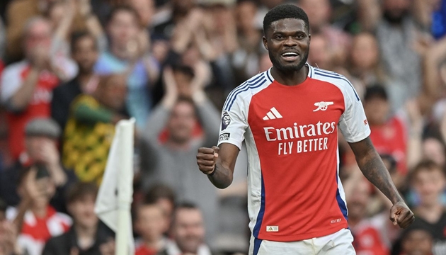 Barcelona liên hệ với Thomas Partey.