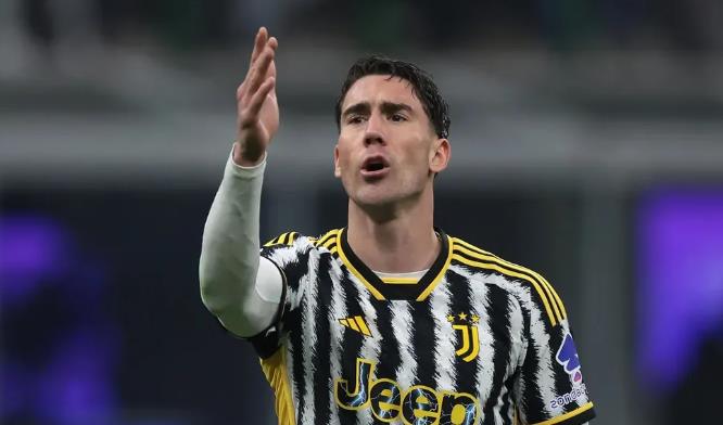 Vlahovic được nhiều CLB săn đón.