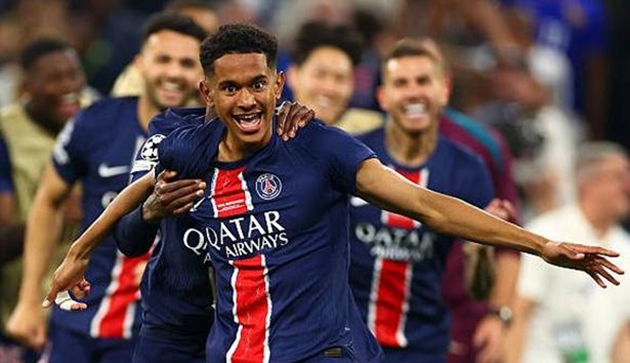 Senny Mayulu góp công giúp PSG đánh bại Bayern Munich.
