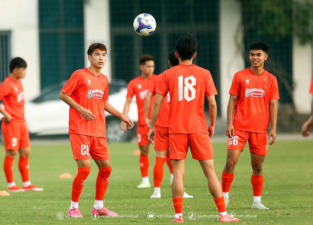 Anh đã được gọi lên đội tuyển U22 khi mới 18 tuổi.