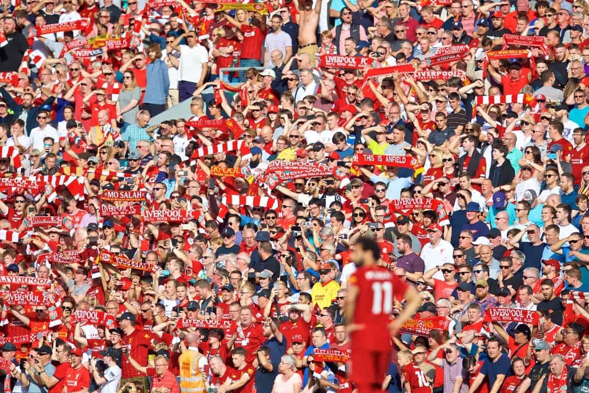 "You’ll Never Walk Alone" là sợi dây liên kết giữa các CĐV và Liverpool.