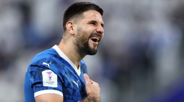 Aleksandar Mitrovic lọt vào tầm ngắm của Quỷ đỏ.