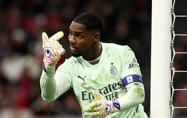 NÓNG! Chelsea tiếp cận Mike Maignan