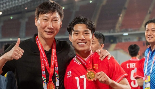 Chuyên gia Malaysia: HLV Kim Sang-sik tài năng, ĐT Việt Nam kỷ luật thép