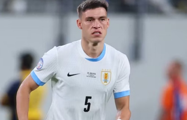 Ugarte trong màu áo Uruguay.