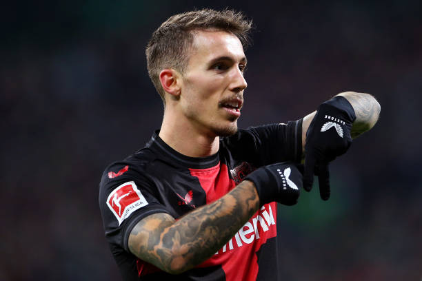 Alonso đề xuất tái hợp trò cũ, Real có thể từ bỏ Alvaro Carreras