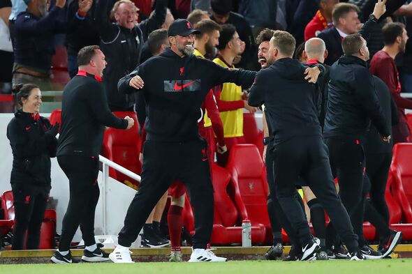2 cánh tay phải của Klopp ở Liverpool sẽ đến Man City.