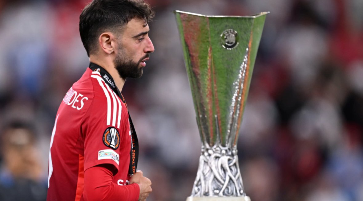 Bruno và Man Utd một lần nữa gục ngã trước cánh cửa vinh quang.