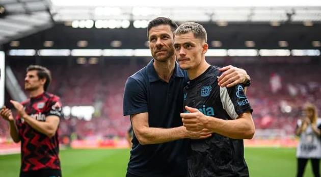 Florian Wirtz không theo chân Alonso đến Real.