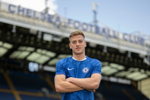 Rõ ràng lý do Liam Delap chọn Chelsea, từ chối MU