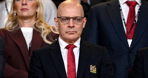 Sir Jim tiếp tục cải tổ, Dave Brailsford rời Man United