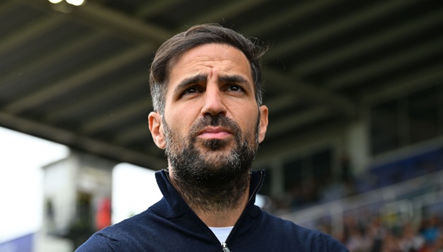 Fabregas là một lựa chọn nhưng ông dành sự cam kết cho Como