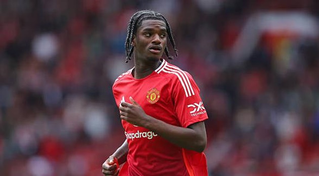 Ayden Heaven rời Arsenal để chuyển sang khoác áo Manchester United.