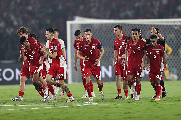 Ảnh minh họa cho bài viết về Indonesia 1-0 Trung Quốc: Bước ngoặt từ VAR; Khi Kluivert thôi tấn công