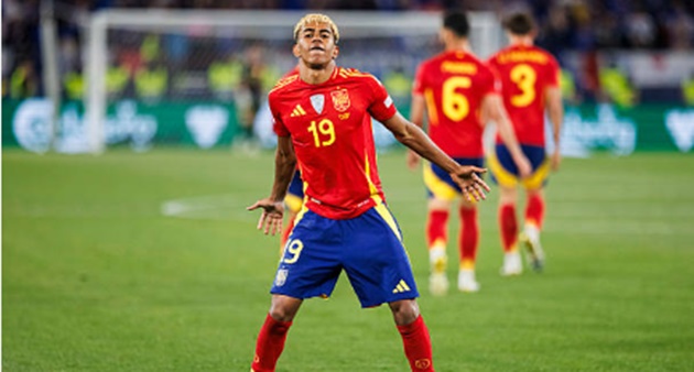 Yamal chói sáng trước Pháp, tự tin nhắc đến Ballon d’Or 2025