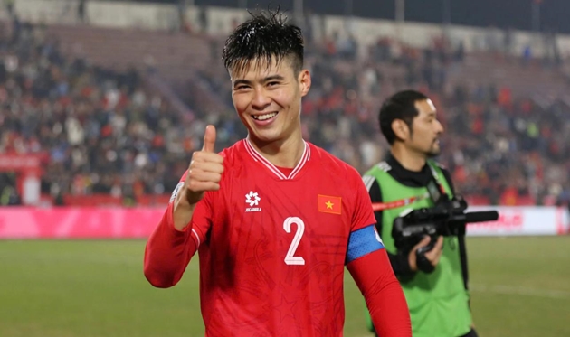 Đỗ Duy Mạnh và các đồng đội quyết tâm đánh bại Malaysia.