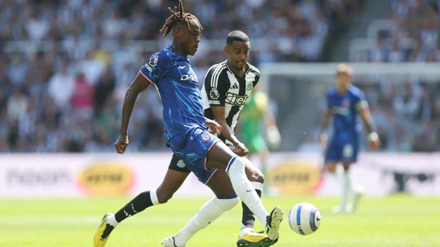 Chalobah lo ngại mất suất đá chính, cân nhắc rời Chelsea