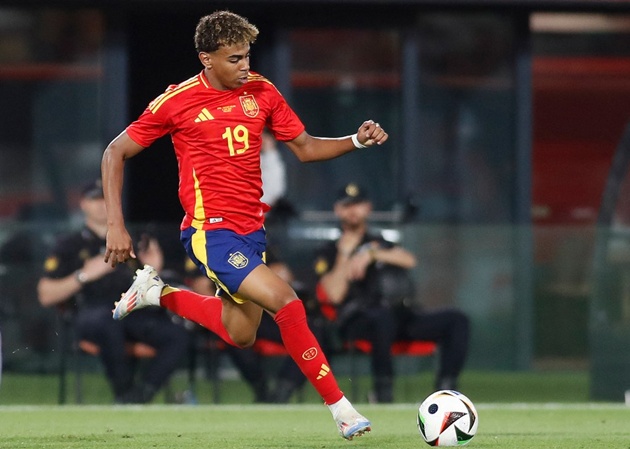 Yamal là nhân tố nổi bật ở ĐT Tây Ban Nha cũng như CLB Barcelona.