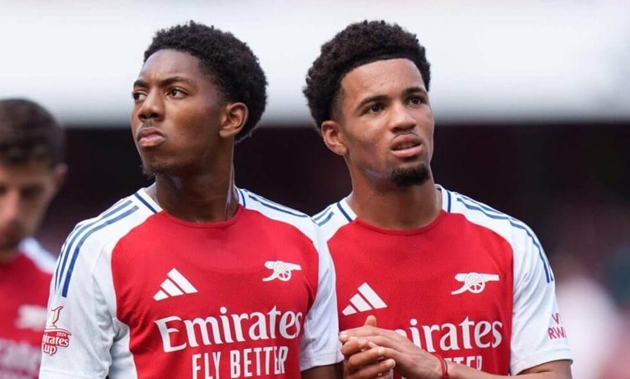 Ảnh minh họa cho bài viết về Arsenal và bài toán khó với "cây nhà lá vườn"