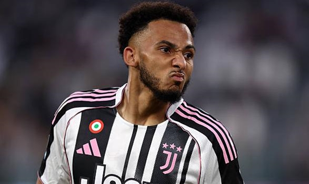 CHÍNH THỨC: Juventus mua đứt Lloyd Kelly