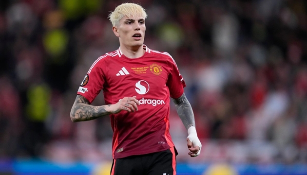 Garnacho cũng nằm trong danh sách "sẵn sàng bị bán" của Man United.