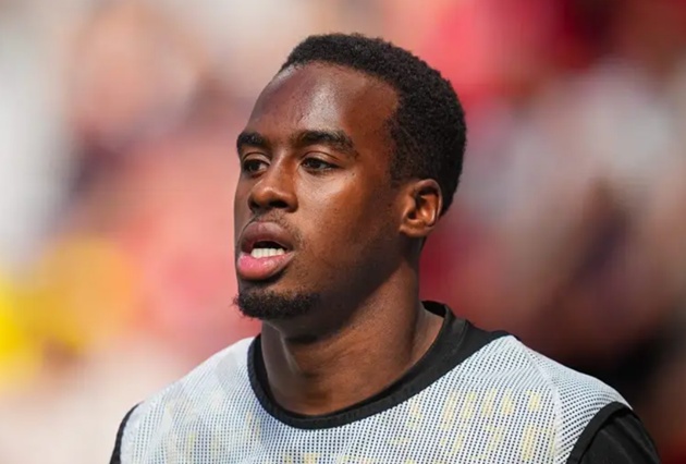 Jamie Gittens đồng ý gia nhập Chelsea.
