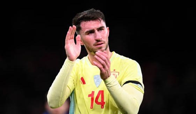 Man United và Chelsea đưa Aymeric Laporte vào tầm ngắm