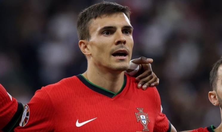 Bị thất sủng tại Bayern, Joao Palhinha lọt tầm ngắm Man Utd