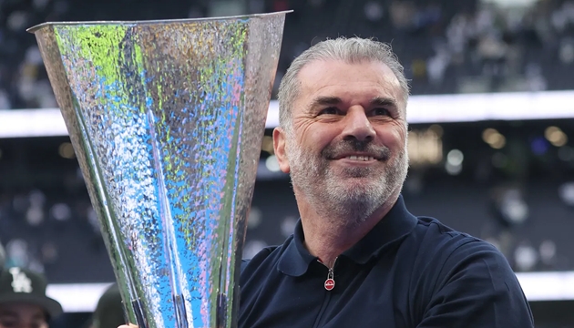 Vì sao Tottenham đợi sau 16 ngày vô địch Europa League mới sa thải Postecoglou?