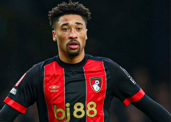 Wrexham đàm phán mượn Daniel Jebbison từ Bournemouth