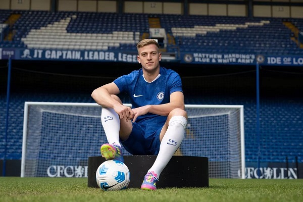 Liam đã cập bến Chelsea.