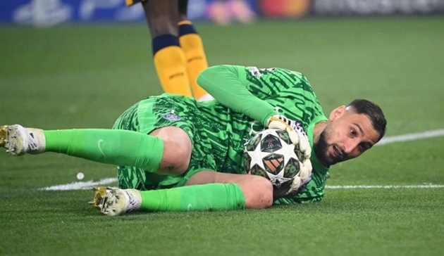 Donnarumma chưa quyết định tương lai, Man Utd và Man City chờ đợi