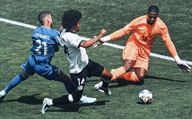 6 pha cứu thua, 10 đường chuyền dài: Mike Maignan thể hiện đẳng cấp trước tin đồn đến Chelsea