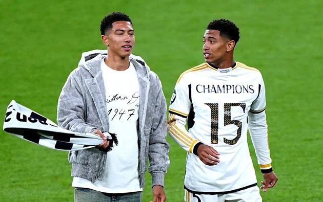 Thành công của anh trai thúc đẩy Jobe đến Dortmund